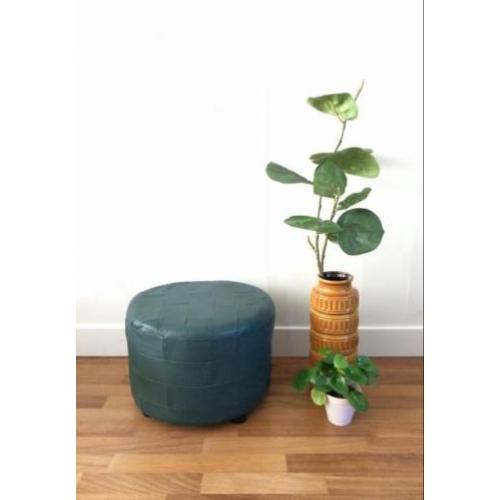 Groene vintage stevige leren poef.