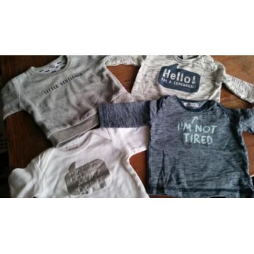 Baby shirtjes.
