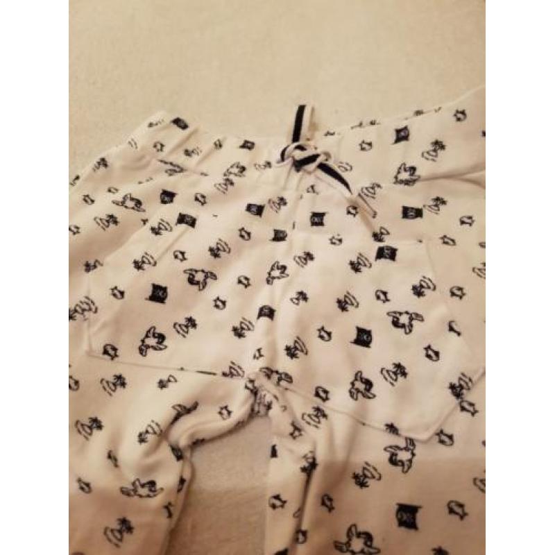 Leuk setje, broekje en shirt maat 56/1m