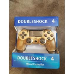 Ps4 Sony met controller en een game