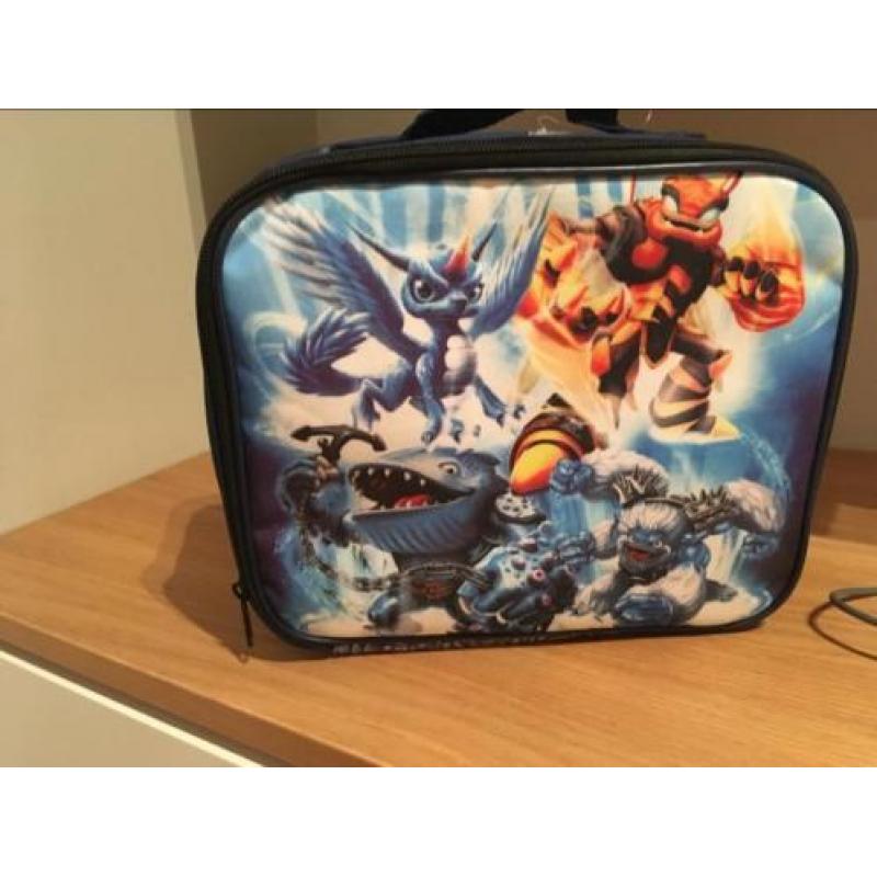 36 skylanders +platform en tasje