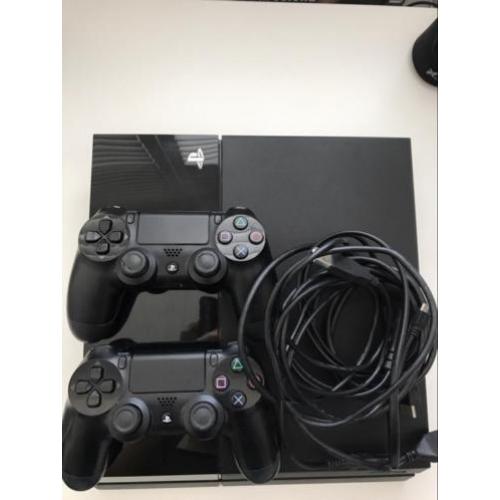 Ps4, 500 GB te koop incl bedrading, controllers en 2 games