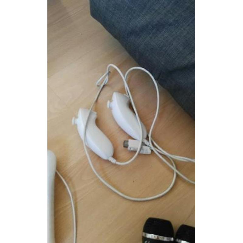wii console + allerlei toebehoren en games! perfect