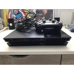 Ps4, 500 GB te koop incl bedrading, controllers en 2 games