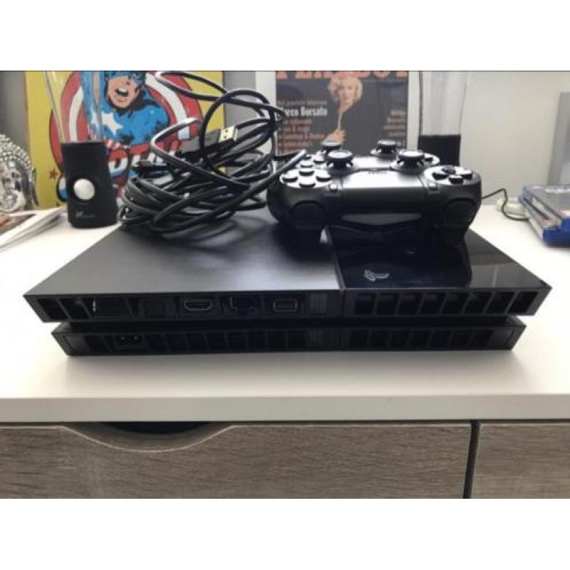 Ps4, 500 GB te koop incl bedrading, controllers en 2 games